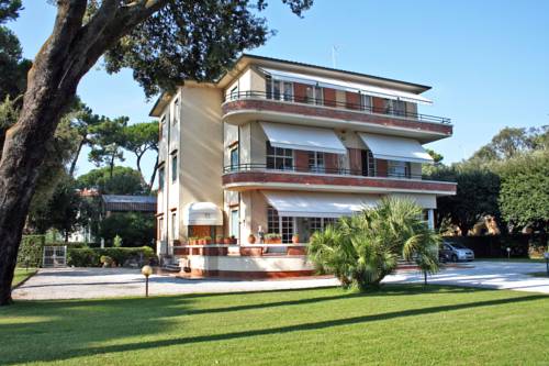 Marina di Pietrasanta Italy Booking.com fantastic hotel promo code